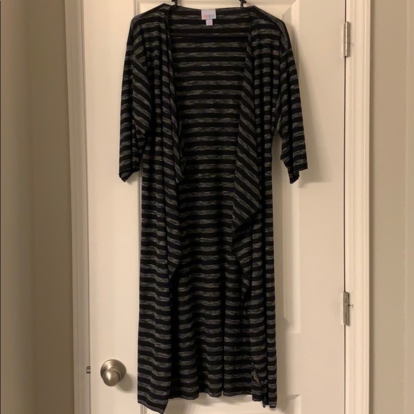 Lularoe Shirley - Picture 1 of 3